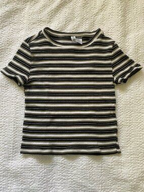 Divided H&M Striped Ribbed Short Sleeve Crop Top Baby Tee - Size XS